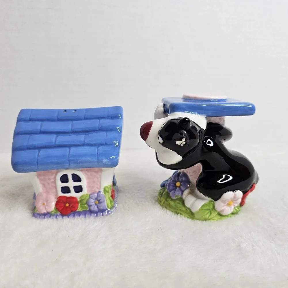 Vintage Tweety Bird Sylvester Warner Brothers Salt & Pepper Shakers
